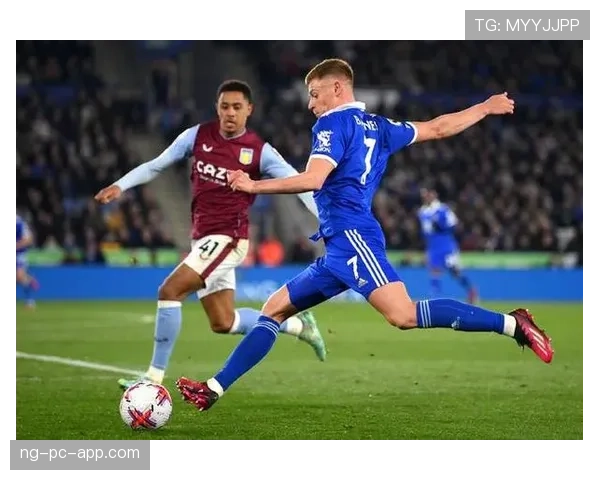 沃特金斯与瓦尔迪：草根前锋逆袭路径与发展模式对比分析