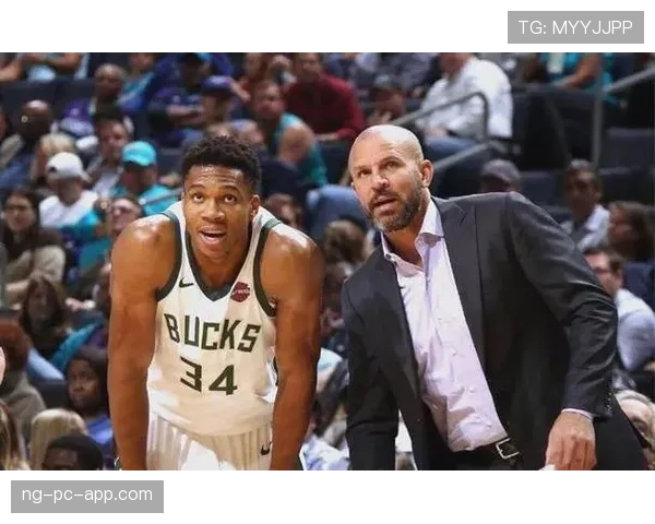 奥斯卡·罗伯特森无球跑动串联全队，改变雄鹿进攻结构